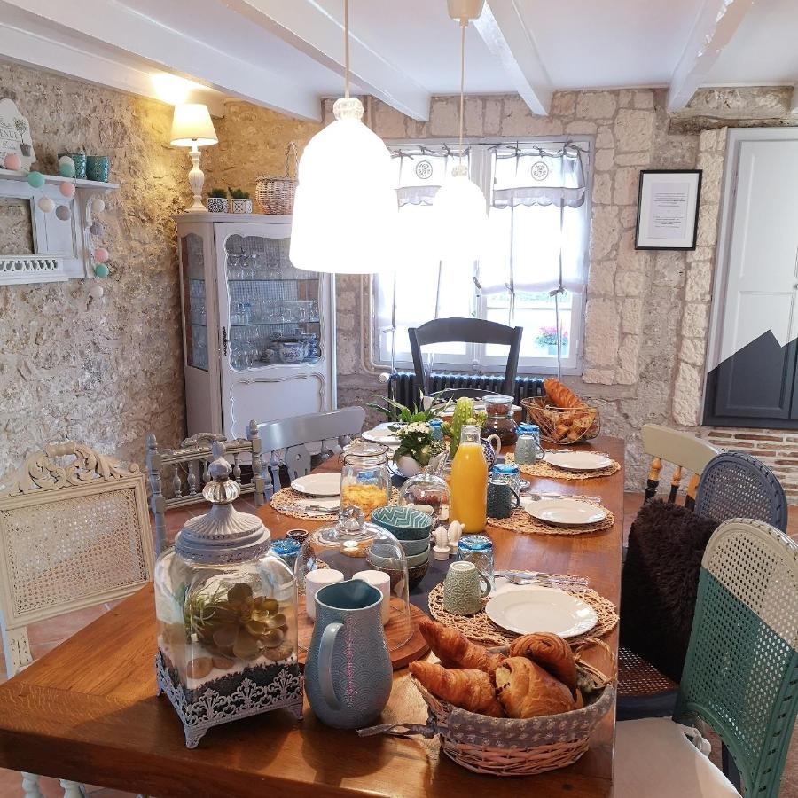 Aux Champes Bed & Breakfast Saussignac Exterior photo